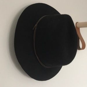 Lovely Bird Black felt hat